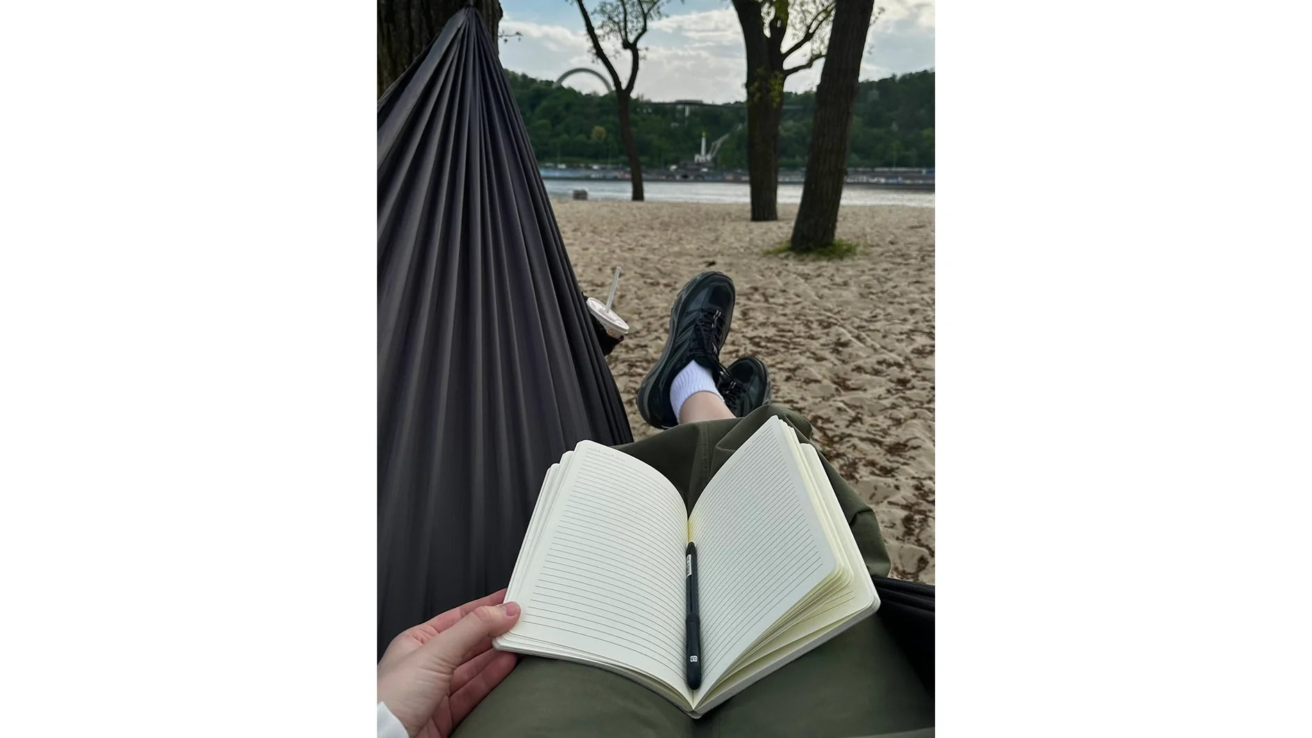 Джорналінг: як записи в щоденнику допомагають розібратися в собі